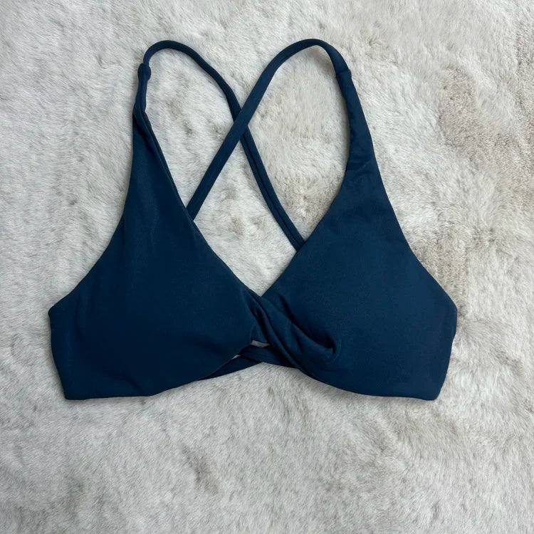 Front Twist Padded Cross Strap Sports Bra